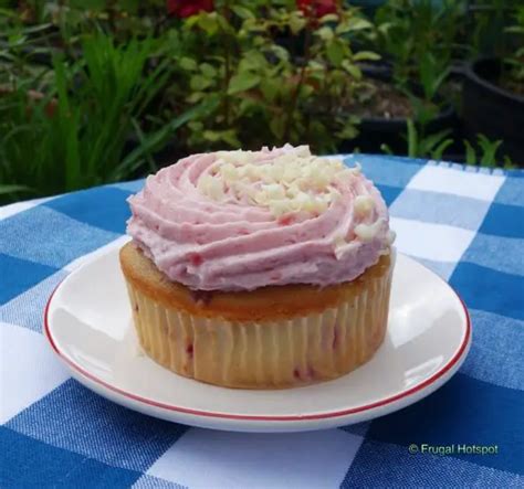 Add the wet ingredients into a large bowl and whisk together. . Costco mini raspberry cakes nutrition facts